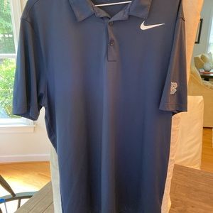 UNC Mens Nike Golf shirt in navy size L like new.